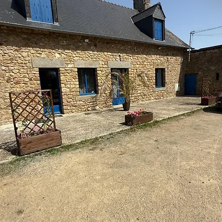 L'echappee Bleue De Marguerite Évron